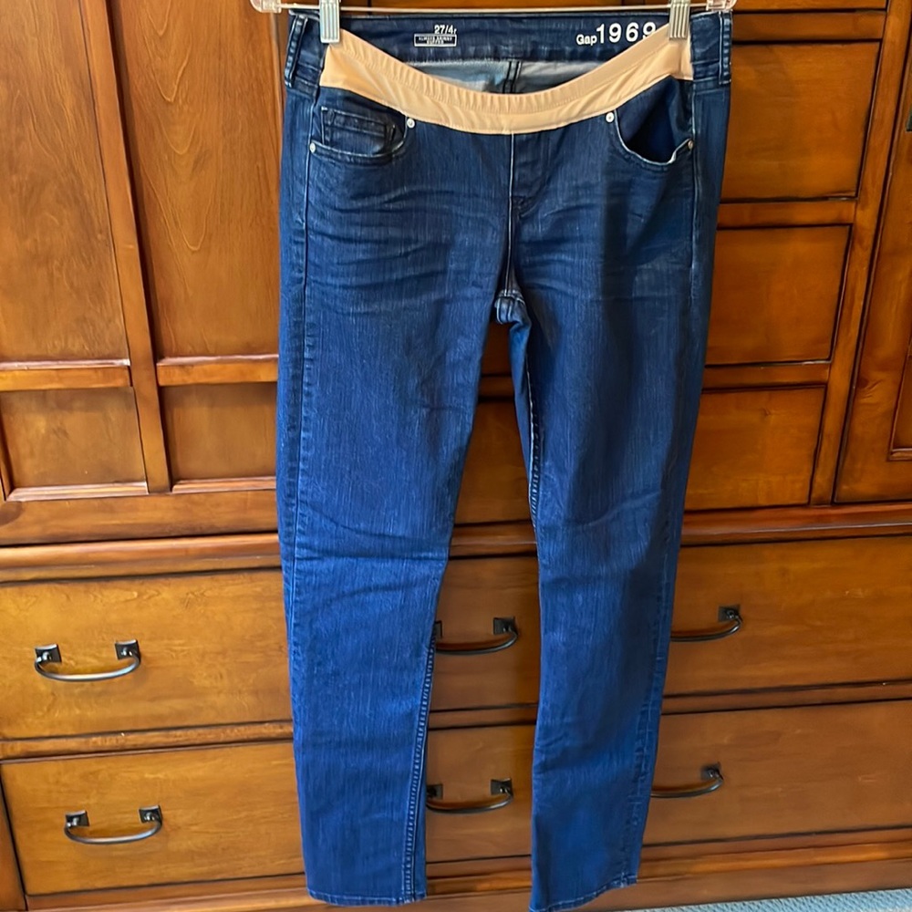 Gap maternity 27/4r always cuffed skinny jeans